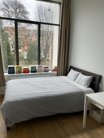 Cadre de lit IKEA + matelas + sommier à lattes (140x200 cm)
