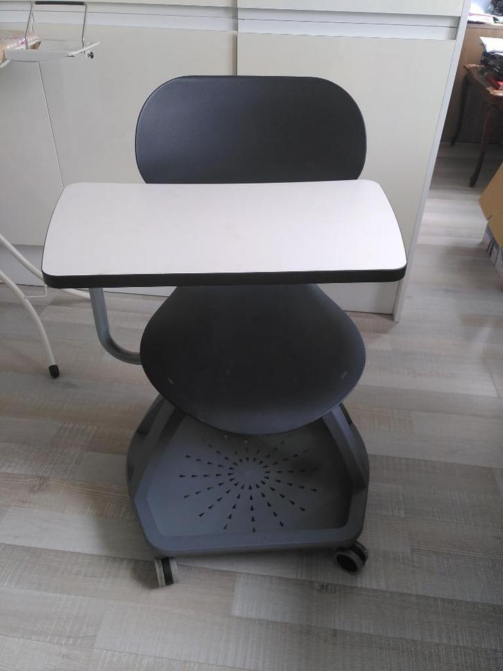 Stoelbureau, Huis en Inrichting, Bureaus, Zo goed als nieuw, Bureau, Met wielen, Ophalen