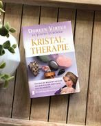 Kristaltherapie • Doreen Virtue & Judith Lukomski, Ophalen of Verzenden, Zo goed als nieuw