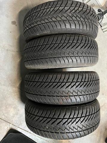 Winter Banden 205/60 r16 TOPSTAAT beschikbaar voor biedingen