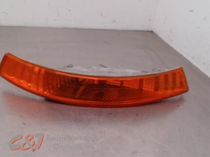 Feu clignotant droit d'un Renault Trafic, Autos : Pièces & Accessoires, Éclairage, Renault, Utilisé, 3 mois de garantie, Enlèvement ou Envoi