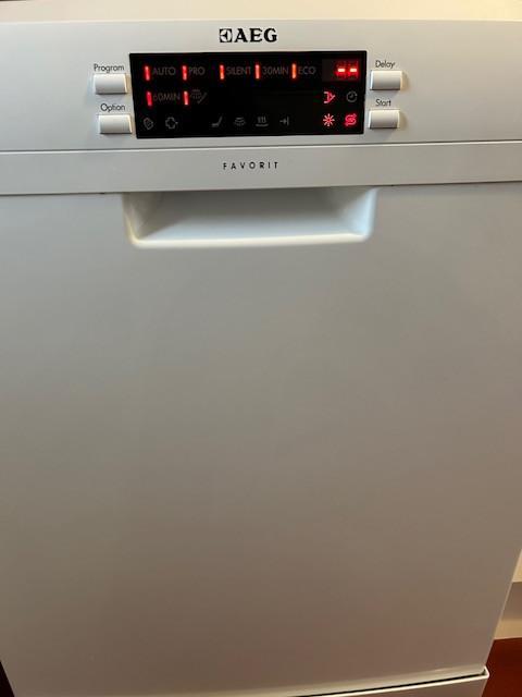 Lave-vaisselle AEG, Electroménager, Lave-vaisselle, Comme neuf, Autoportant, Moins de 85 cm, 45 à 60 cm, Moins de 10 litres, Classe énergétique A ou plus économe