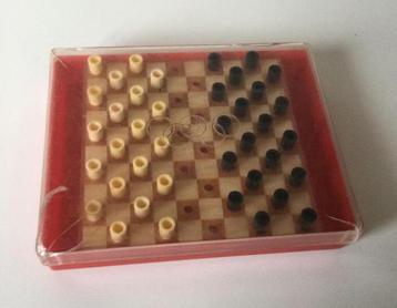 Damspel beschikbaar voor biedingen