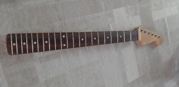 Hosco strat hals beschikbaar voor biedingen