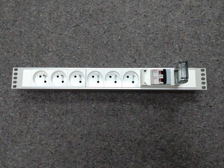 Verdeeldoos - Legrand, Doe-het-zelf en Bouw, Elektriciteit en Kabels, Nieuw, Overige typen, Ophalen of Verzenden