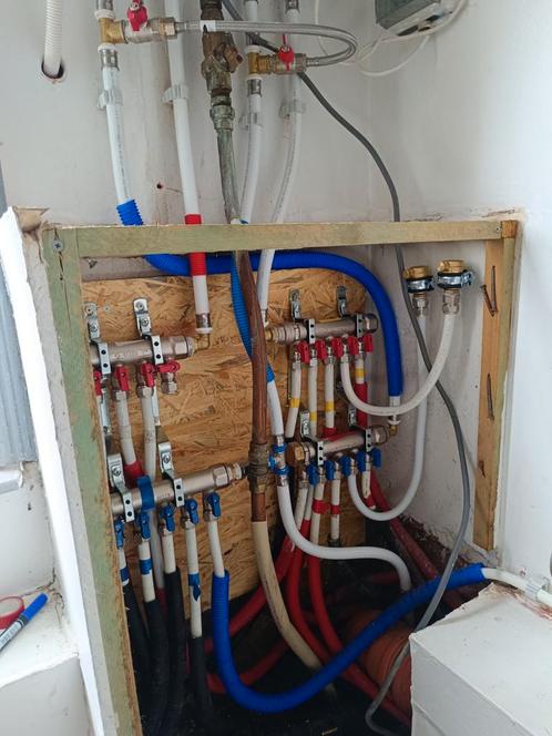 Plombier pas cher et travaux bâtiment Tournai borinage, Doe-het-zelf en Bouw, Elektriciteit en Kabels, Ophalen