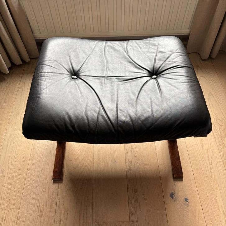 Vintage Zwart Lederen Ottoman by Ingmar Relling, Antiek en Kunst, Antiek | Meubels | Stoelen en Sofa's, Ophalen