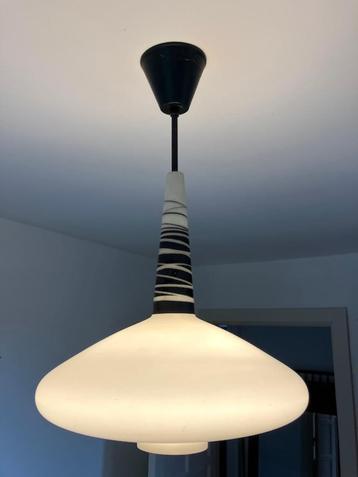 Vintage hanglamp van geblazen glas – Modernistische stijl  beschikbaar voor biedingen