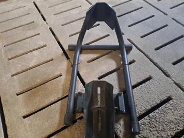 moto rij in stand beschikbaar voor biedingen