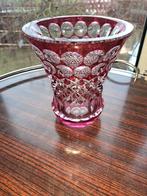 Vase en cristal doublé rose taillé, Antiquités & Art, Enlèvement ou Envoi