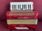 Mooie kleine duitse Hohner Student accordeon. 32 bas .Licht, Muziek en Instrumenten, Gebruikt, 32-bas, Hohner, Met riemen
