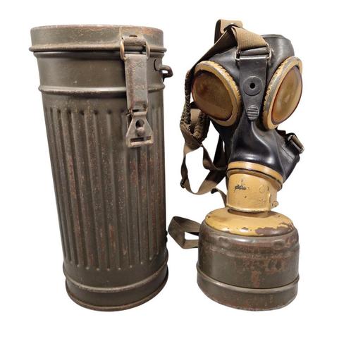Duitse WO2 gasmasker en bus, Verzamelen, Militaria | Tweede Wereldoorlog, Landmacht, Overige typen, Verzenden