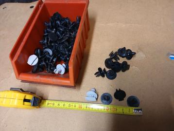 Bekleding Clips / citroen beschikbaar voor biedingen