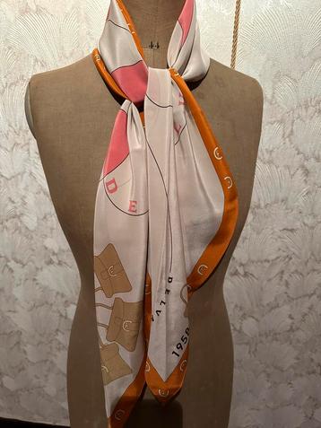 Nieuwe sjaal Delvaux