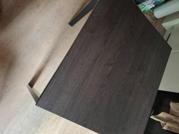 Table extensible (2 --> 4 personnes) beschikbaar voor biedingen