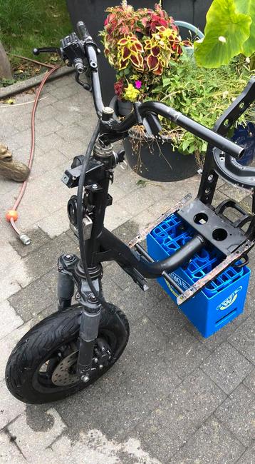 Piaggio zip vork + stuur beschikbaar voor biedingen