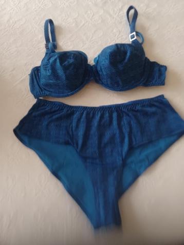 Lingeriesetje marie-jo azuurblauw 75-90 C  beschikbaar voor biedingen