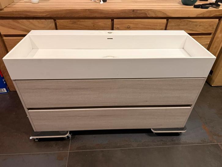 Badkamermeubel + Corian wastafel + spiegel (1m20 x 45 cm), Huis en Inrichting, Badkamer | Badkamermeubels, Zo goed als nieuw, 100 tot 150 cm