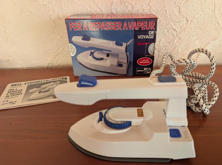 Reis stoomstrijkijzer, Elektronische apparatuur, Strijkijzers en Strijkplanken, Nieuw, Strijkijzer met snoer, Ophalen of Verzenden