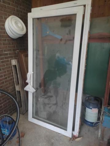 PVC raam (wit) 210x100 cm beschikbaar voor biedingen