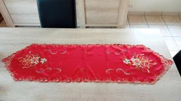 Rechthoekige rode placemat 131 x 38 cm beschikbaar voor biedingen