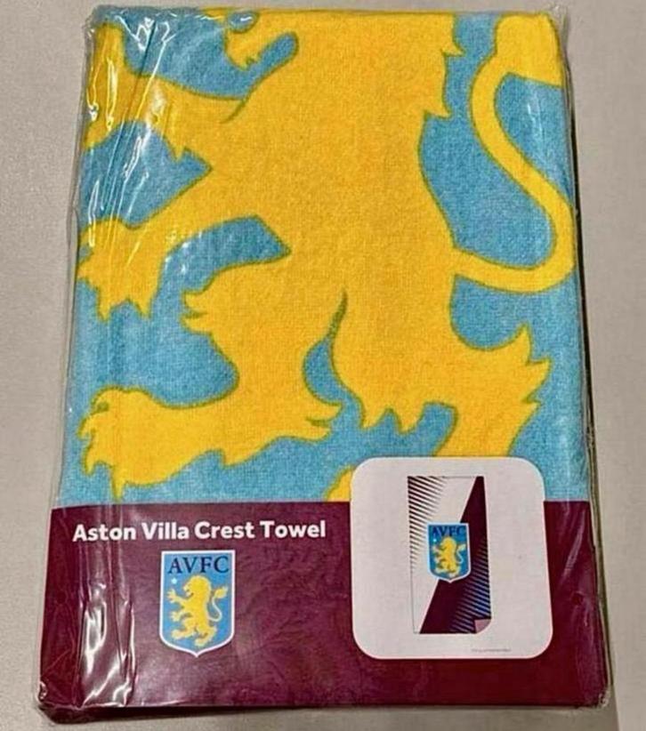 Aston Villa Crest Handdoek Voetbal 140cm x 70cm officieel, Verzamelen, Sportartikelen en Voetbal, Nieuw, Overige typen, Ophalen of Verzenden
