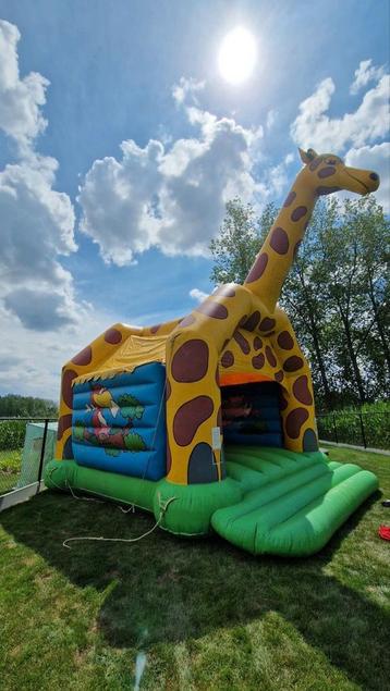 TE HUUR/ TE KOOP - *MEGA SPRINGKASTEEL* - beschikbaar voor biedingen