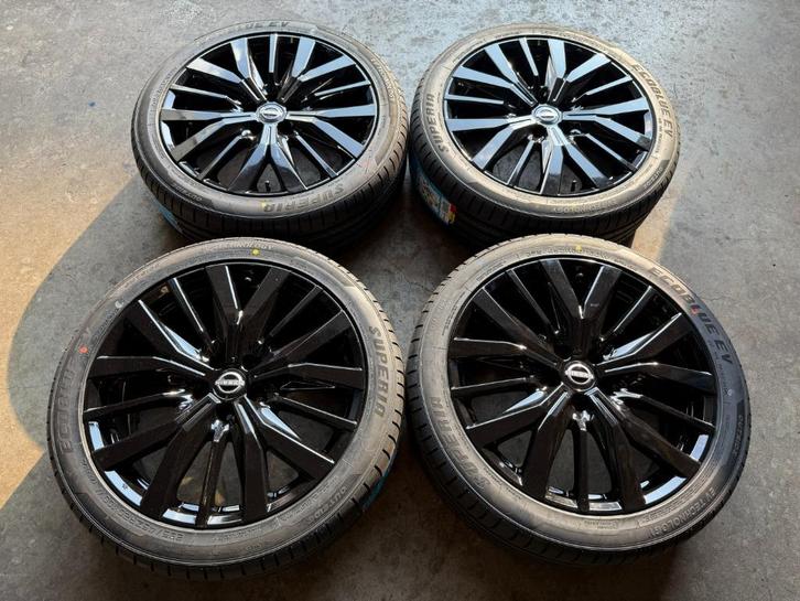 5x114,3 20 inch Nissan Qashqai J12 Velgen + Banden 235/45/20, Auto-onderdelen, Overige Auto-onderdelen, Nissan, Ophalen