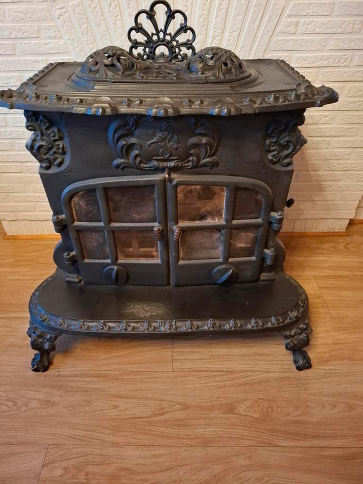 Sierlijke gietijzeren houtkachel, Huis en Inrichting, Kachels, Houtkachel, Hout, Ophalen