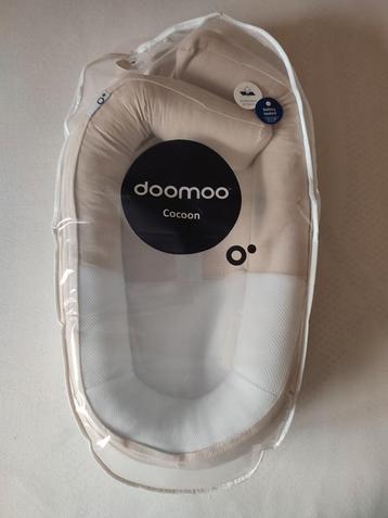 Borstvoedingskussen doomoo beschikbaar voor biedingen