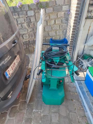 Splitter moet worden gerepareerd  beschikbaar voor biedingen