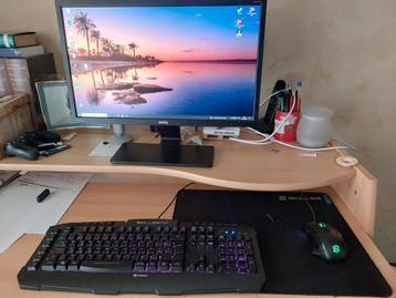 Volledige gaming setup beschikbaar voor biedingen