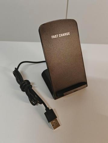 Draadloze oplader voor smartphone. beschikbaar voor biedingen