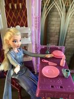 Poppenhuis Frozen met 5 poppen, Ophalen of Verzenden, Zo goed als nieuw