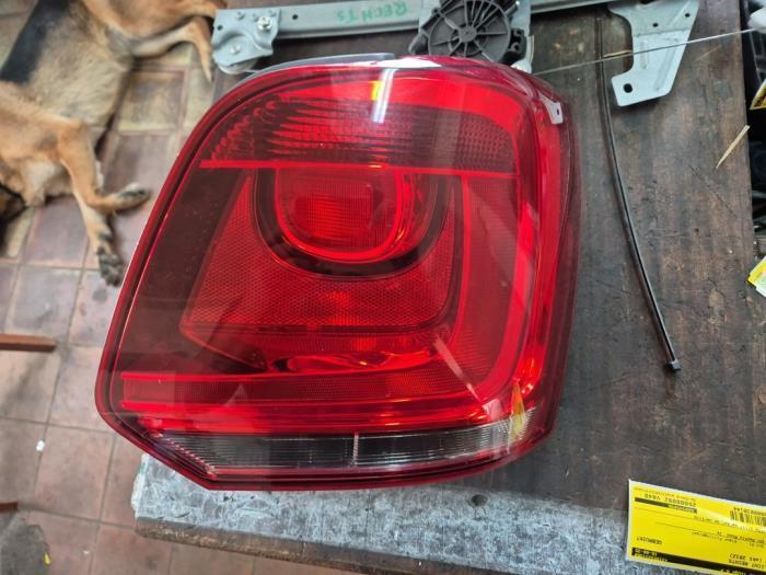 Feu arrière droit d'un Volkswagen Polo, Autos : Pièces & Accessoires, Éclairage, Volkswagen, Utilisé, 3 mois de garantie, Enlèvement ou Envoi
