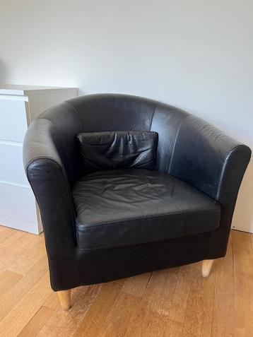 Kuipstoel / zetel zwart  beschikbaar voor biedingen