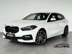 BMW 1 Serie 116 dA SPORT-1ERPRO-AUTO-GPS-JANTES19-CARPLAY-PD, Automaat, Gebruikt, 116 pk, Wit