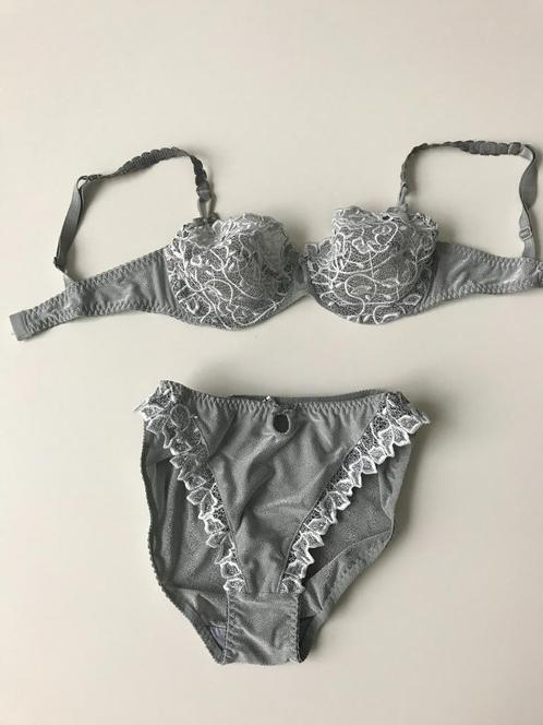 NOUVEL ensemble de lingerie Barbara gris avec jolie dentelle, Vêtements | Femmes, Sous-vêtements & Lingerie, Ensemble, Gris, Enlèvement ou Envoi