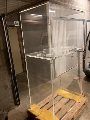 Plexi display kast beschikbaar voor biedingen