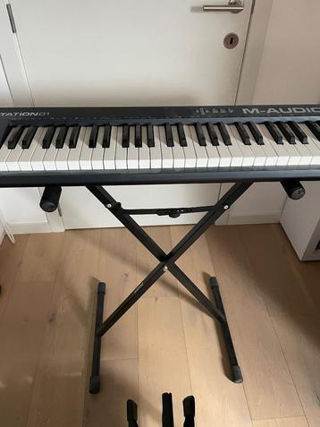 Clavier USB/MIDI M-Audio Keystation 61 MK3 avec support, Enlèvement, Comme neuf, 61 touches, Connexion MIDI