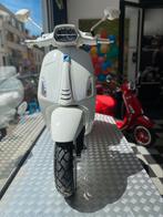 Vespa sprint 125 E5 Justin Bieber editie, Fietsen en Brommers, Snorfietsen en Snorscooters, Nieuw, Vespa