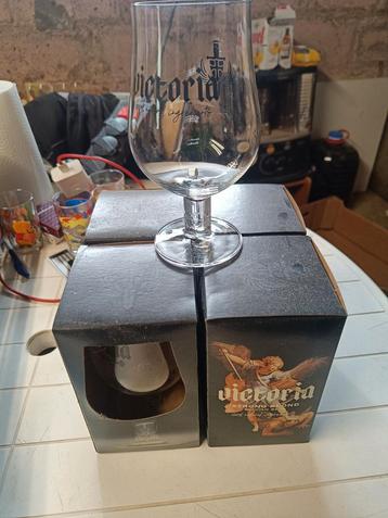 Victoria -bierglazen beschikbaar voor biedingen