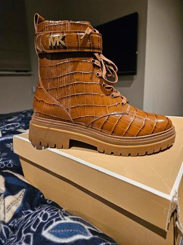 Michael kors  beschikbaar voor biedingen