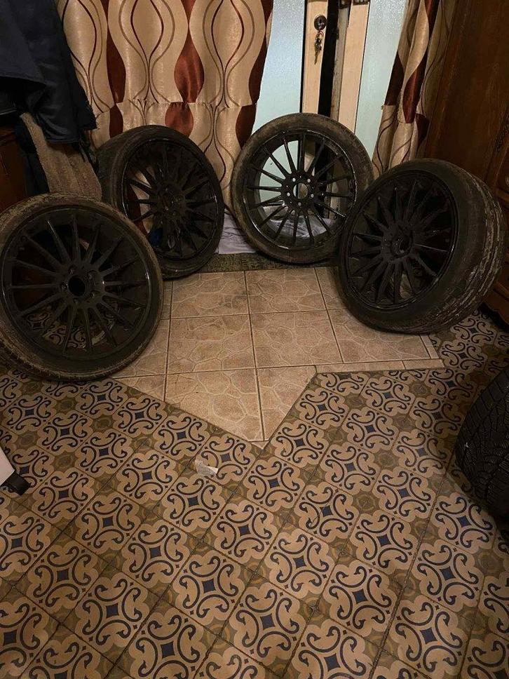 jante pour Mercedes  noir avec pneus petit prix, Auto's, Mercedes-Benz, Particulier, C-Klasse, Diesel, Zwart, Zwart, Overige bekleding