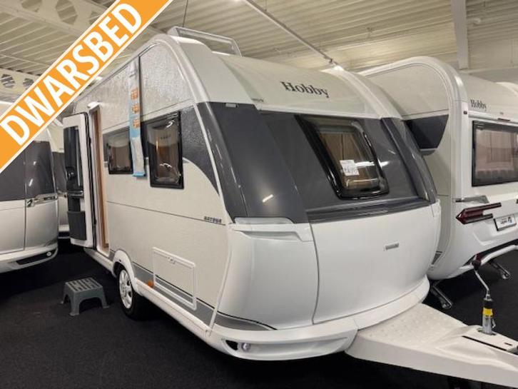 Hobby On Tour 390 SF 2026 NIEUW BINNEN!, Caravans en Kamperen, Caravans, tot en met 4, 750 - 1000 kg, Treinzit, Hobby, Vast bed
