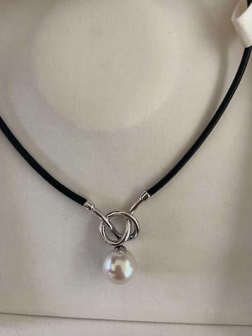 Ketting Majorica beschikbaar voor biedingen