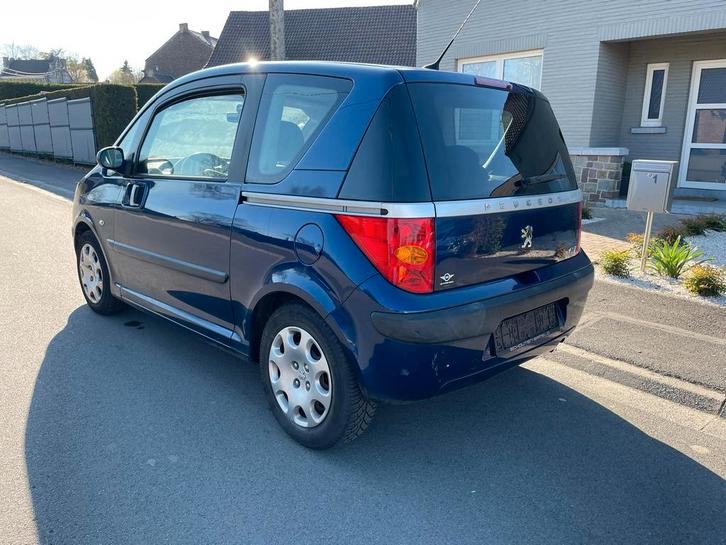 Peugeot 1007 1.4 ess 140mkm carnet contrôle technique ok, Auto's, Peugeot, Bedrijf, ABS, Metaalkleur, Benzine, Handgeschakeld