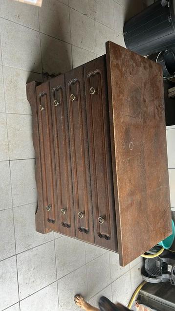 Eiken kast (moet snel weg) beschikbaar voor biedingen