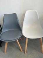 2 chaises blanches et 2 chaises grises, Huis en Inrichting, Stoelen, Ophalen, Overige materialen, Gebruikt, Overige kleuren