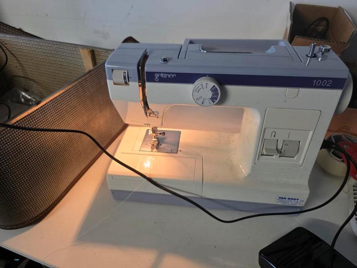 Naaimachine, Hobby en Vrije tijd, Naaimachines en Toebehoren, Zo goed als nieuw, Naaimachine, Ophalen of Verzenden
